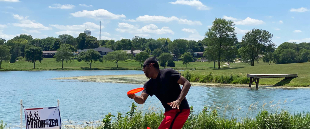 Disc Golf at Skyview Park near the lake